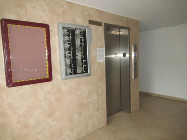 $1,600 | 581 Blue Heron Drive, Unit 309B, Hallandale Beach, FL 33009