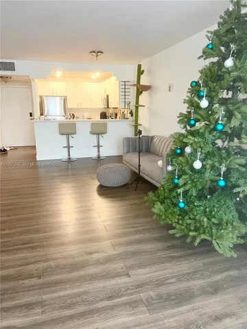 $1,950 | 2001 Atlantic Shores Boulevard, Unit 415, Hallandale Beach, FL 33009