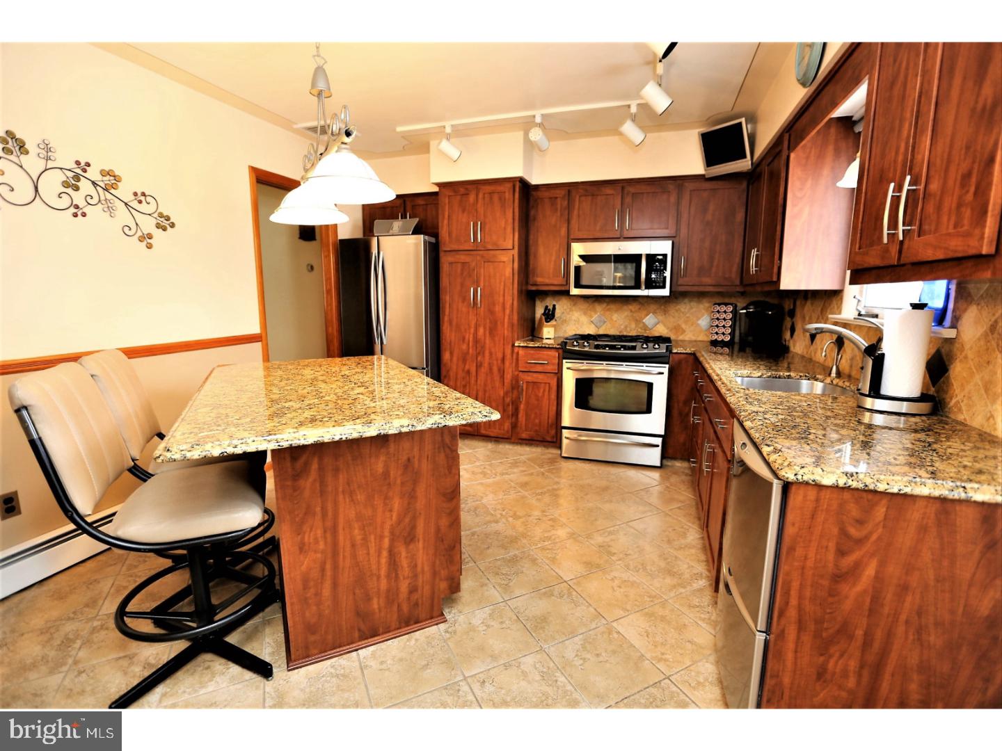 1319 Sioux Road North Brunswick, NJ 08902 - Photo 11 of 21