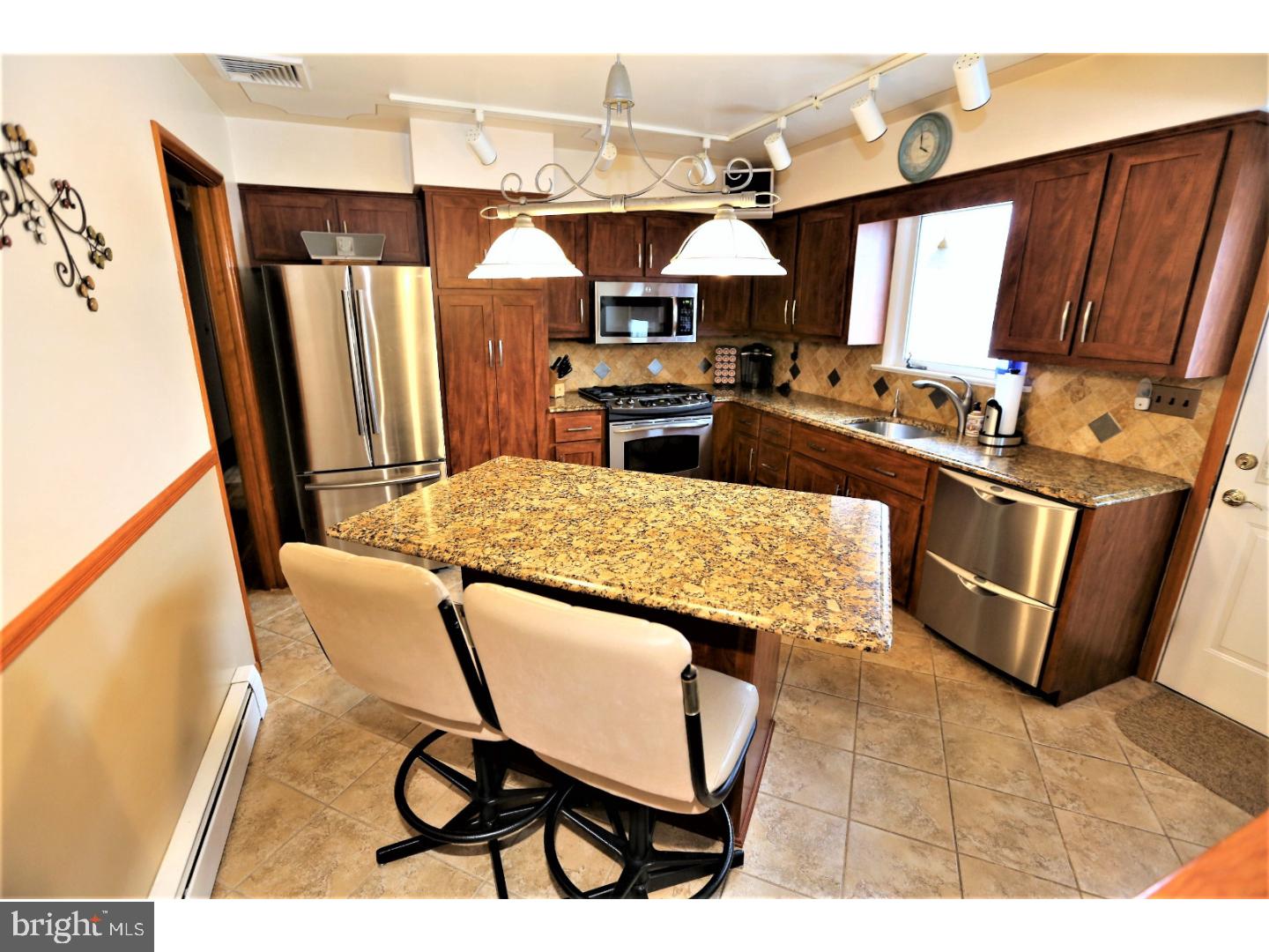 1319 Sioux Road North Brunswick, NJ 08902 - Photo 9 of 21