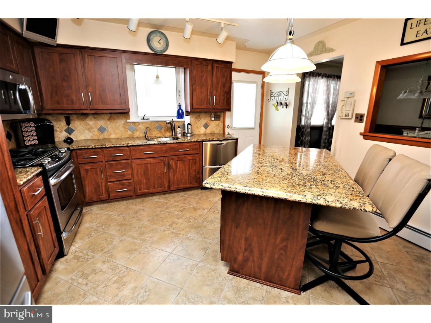 1319 Sioux Road North Brunswick, NJ 08902 - Photo 10 of 21