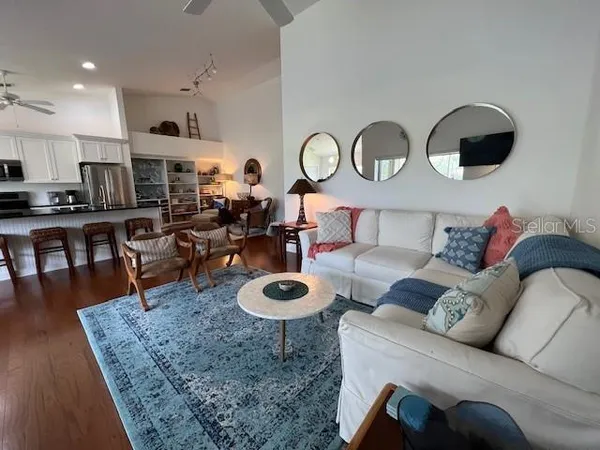 $4,500 | 5270 Hyland Hills Avenue, Unit 1724, Sarasota, FL 34241