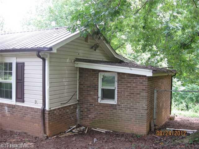 1901-1905 Little Road Reidsville, NC 27320 - Photo 3 of 16 Exterior Front. Right side
