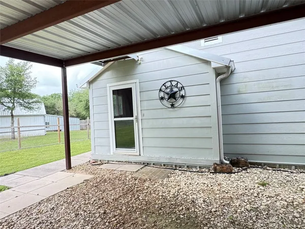 $1,850 | 879 Christmas Road, Brenham, TX 77833