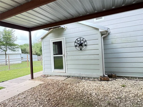 $1,850 | 879 Christmas Road, Brenham, TX 77833