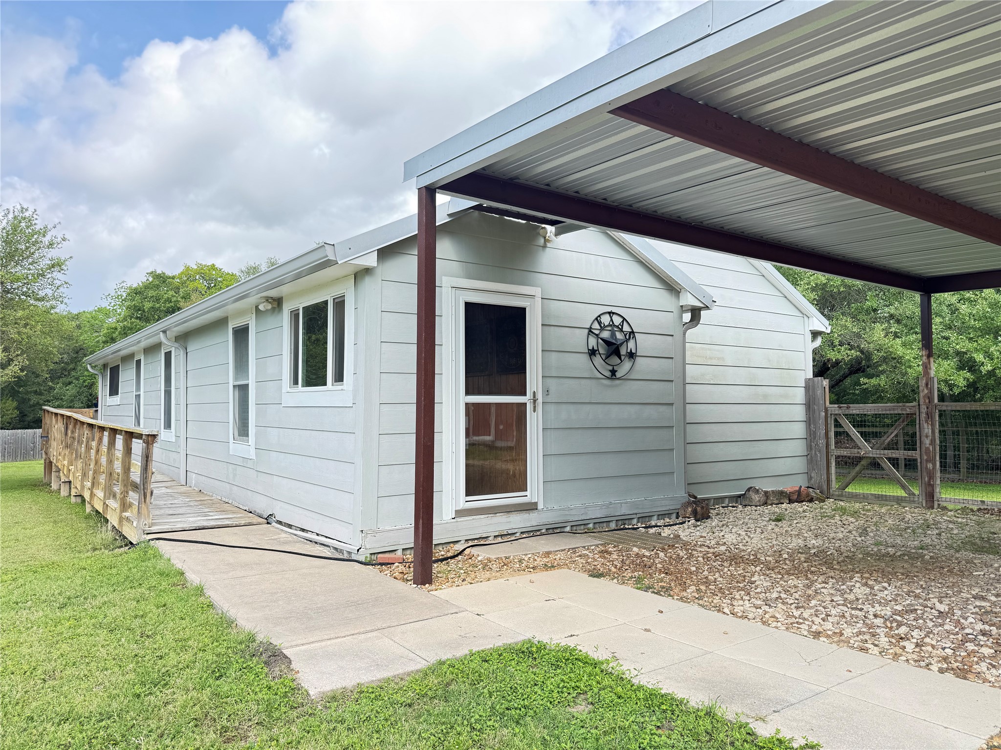 879 Christmas Road Brenham, TX 77833 - Photo 3 of 28