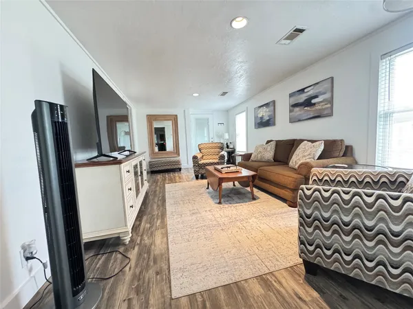 $1,850 | 879 Christmas Road, Brenham, TX 77833