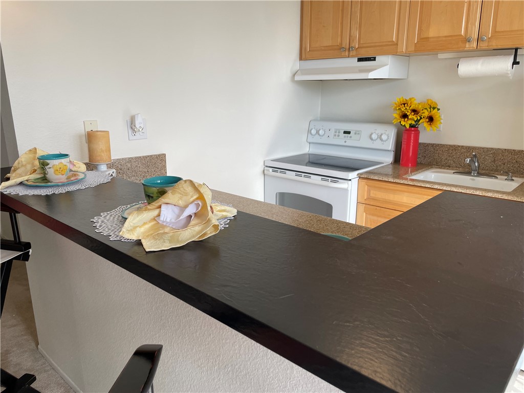 672 The Village Redondo Beach, CA 90277 - Photo 2 of 13