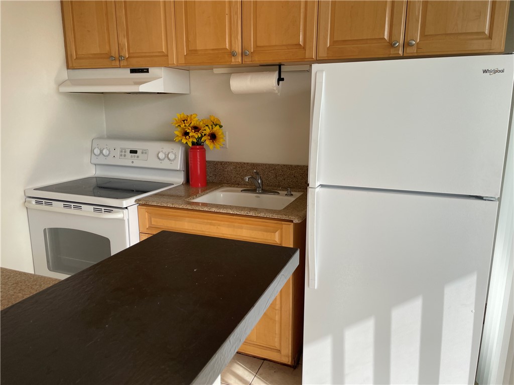 672 The Village Redondo Beach, CA 90277 - Photo 5 of 13