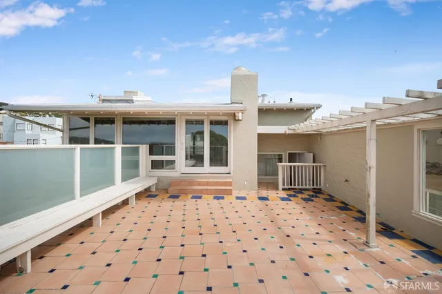 a view of bedroom and bedroom