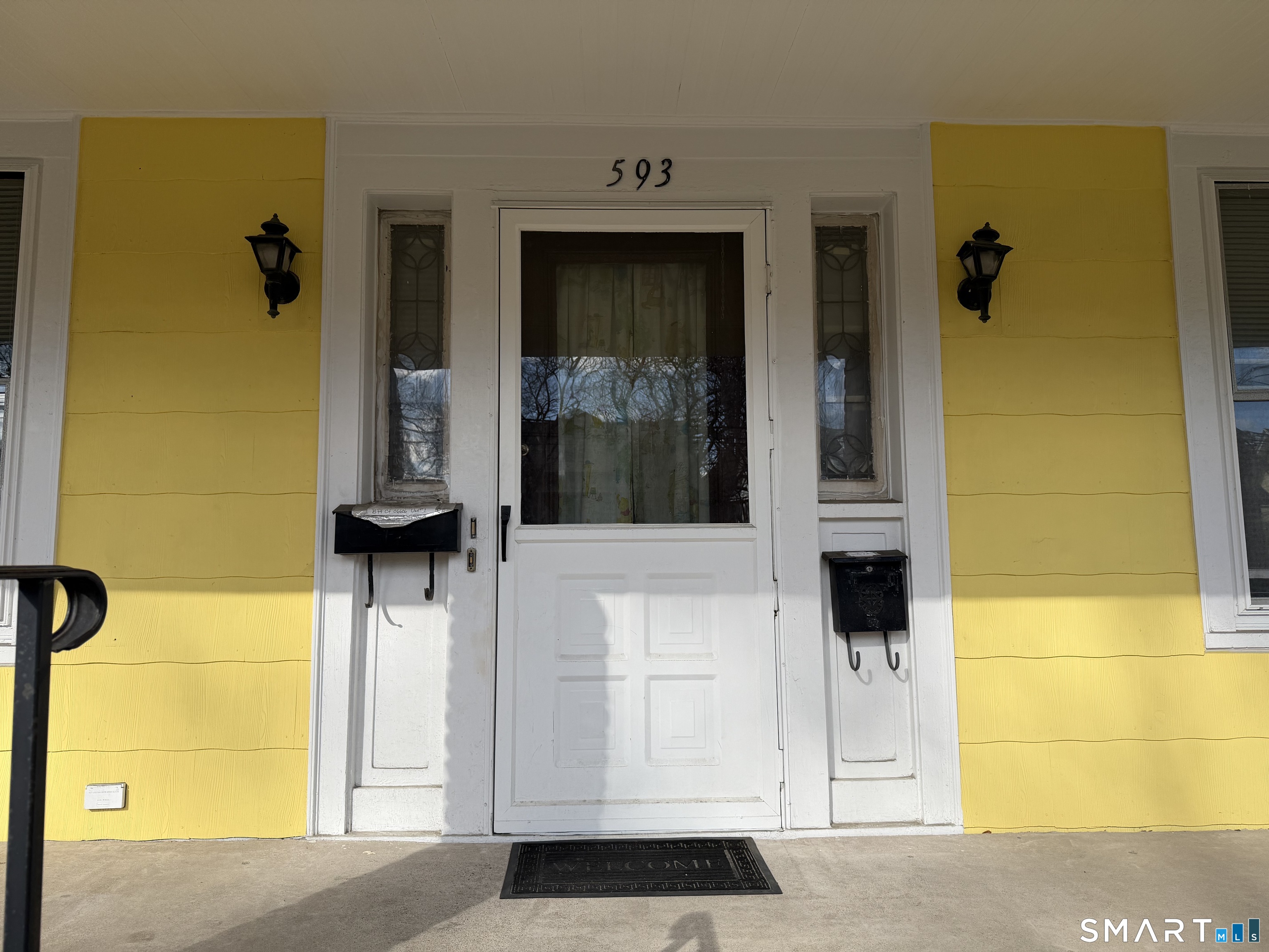 593 Wayne Street Bridgeport, CT 06606 - Photo 5 of 20