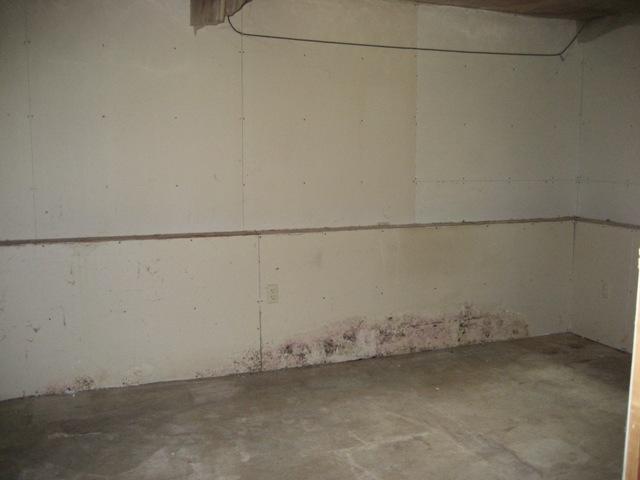 199 Polikoff Road Sheffield, MA 01222 - Photo 9 of 10 an empty room