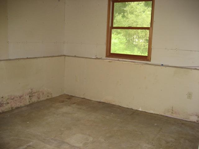 199 Polikoff Road Sheffield, MA 01222 - Photo 10 of 10 an empty room with a window
