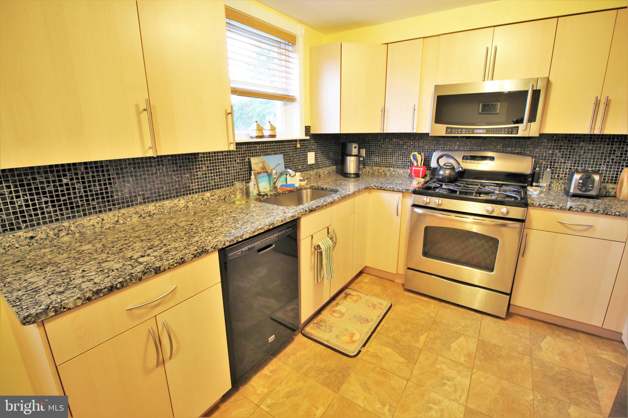304 Ridgeway Street Philadelphia, PA 19116 - Photo 5 of 25 Gallery Image 5