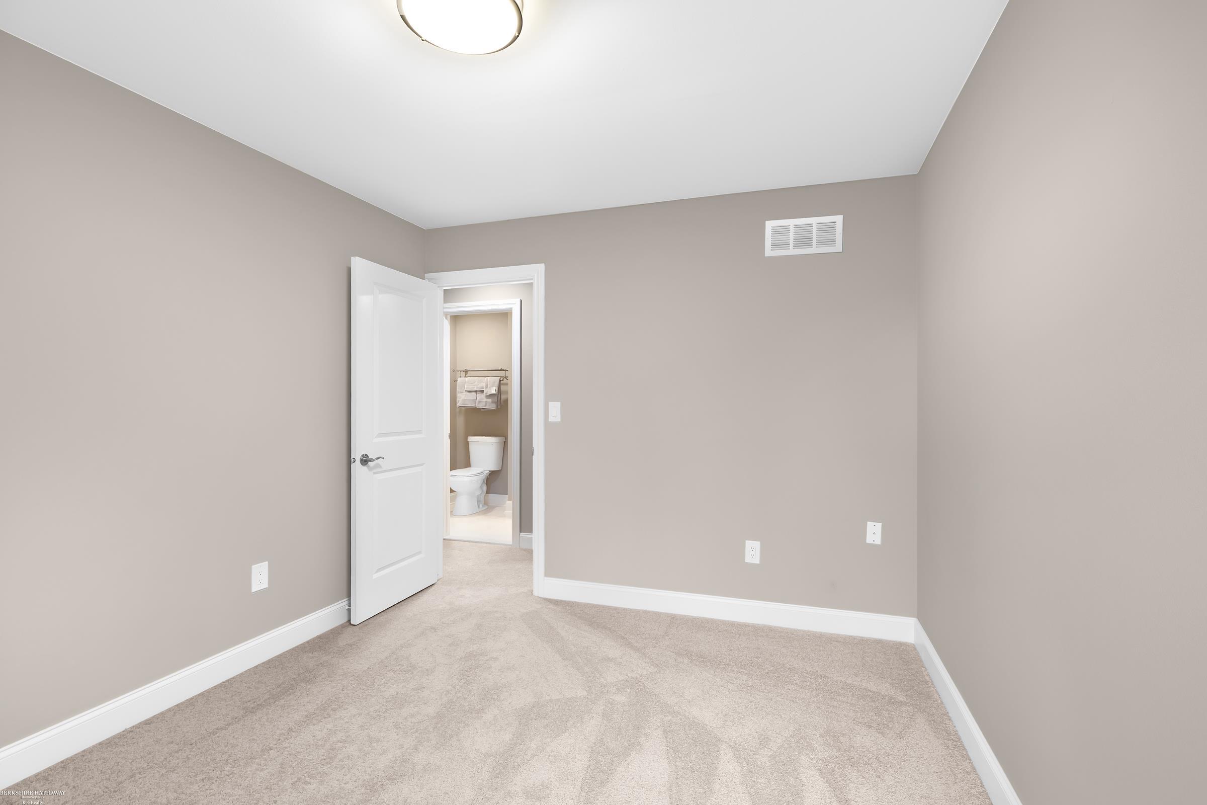 809 Oak Brook Ridge Drive Rochester Hills, MI 48307 - Photo 19 of 28