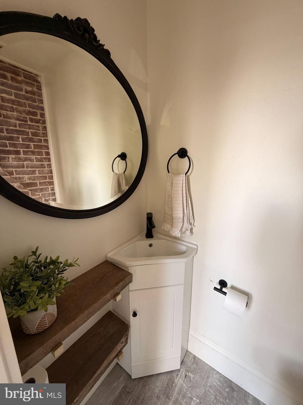 728 Main Street Akron, PA 17501 - Photo 4 of 42 Gallery Image 4