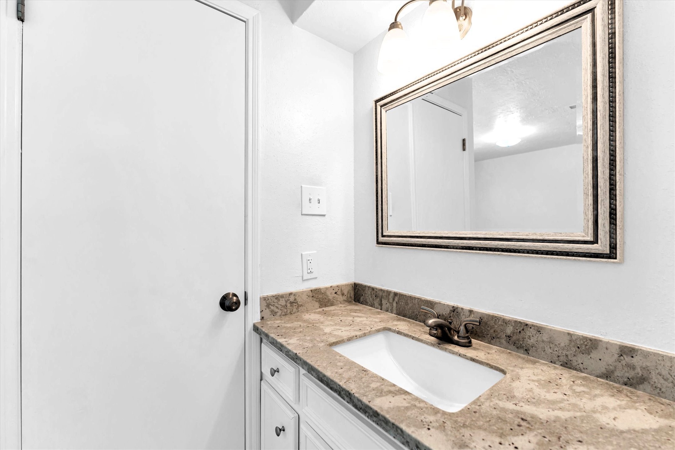 1101 Wilson Drive Rosenberg, TX 77471 - Photo 29 of 38 CLOSER VIEW OF RECENT SINK, FIXTURES & WALK IN CLOSET BEHIND DOOR!
