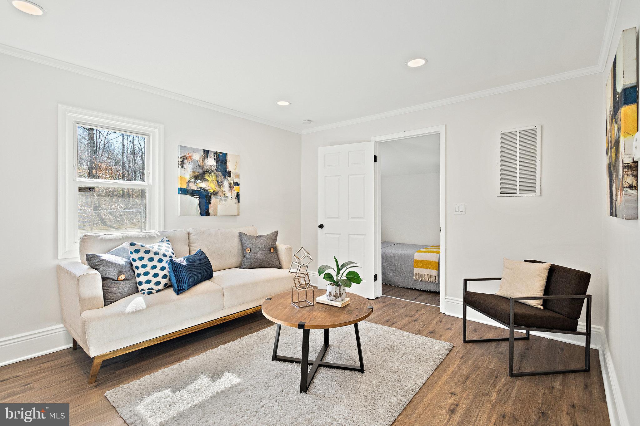 6510 Blacklog Street Capitol Heights, MD 20743 - Photo 5 of 63 Updated Modern Living Room