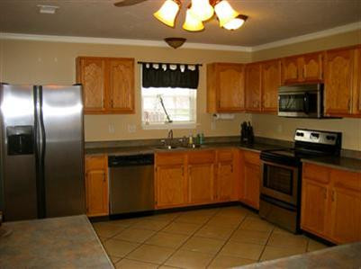 861 Cedarwood Road Lexington, KY 40511 - Photo 6 of 29 Spacious Eat-In Kitchen