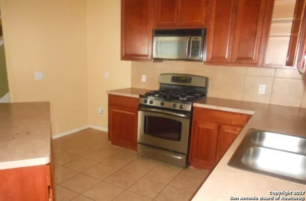 $2,400 | 3702 Sumantra Cliff, San Antonio, TX 78261