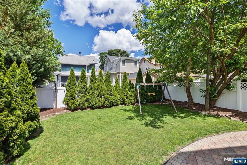 242 Washington Avenue Rutherford, NJ 07070 - Photo 27 of 33