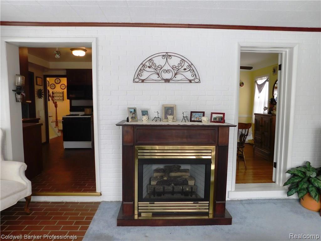 1778 Bournemouth Road Grosse Pointe Woods, MI 48236 - Photo 5 of 21