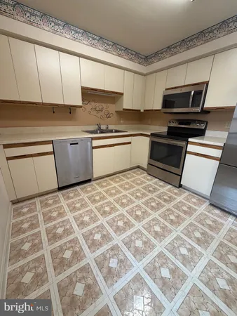 $1,865 | 154 Valley Greene Circle, Wyomissing, PA 19610