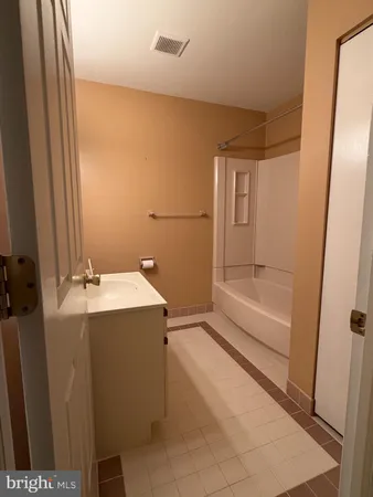 $1,865 | 154 Valley Greene Circle, Wyomissing, PA 19610