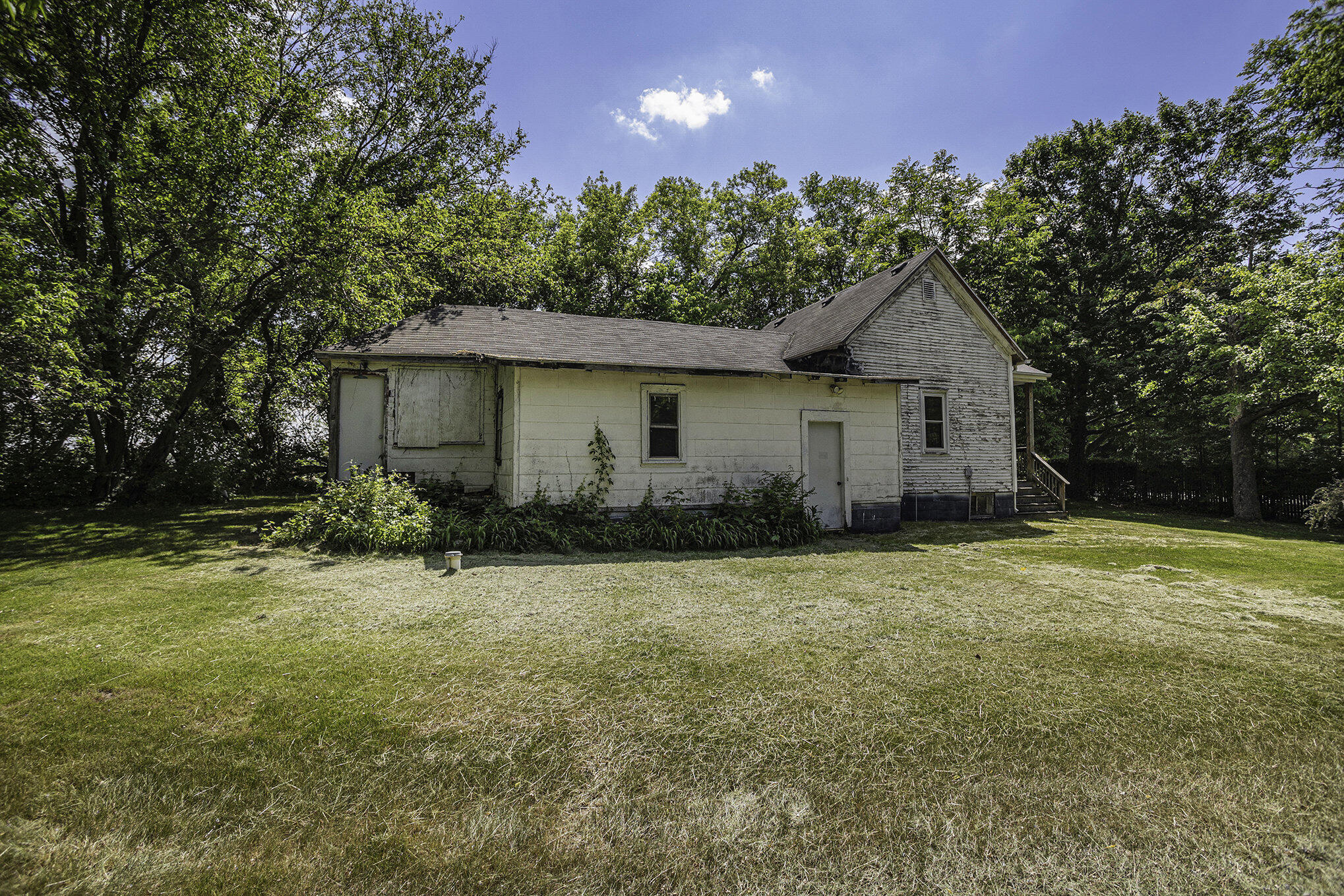 3591 Watson Road Sodus, MI 49126 - Photo 22 of 28 3591_23_Side_Back