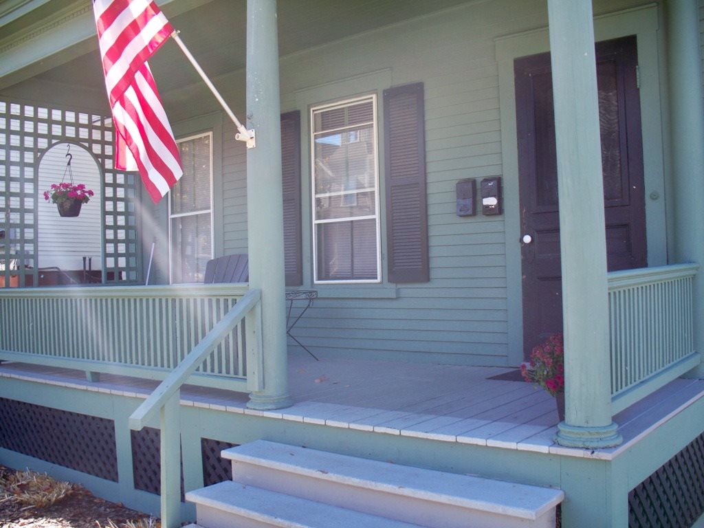 63 Elm Street Rutland, VT 05701 - Photo 3 of 4 Gallery Image 3