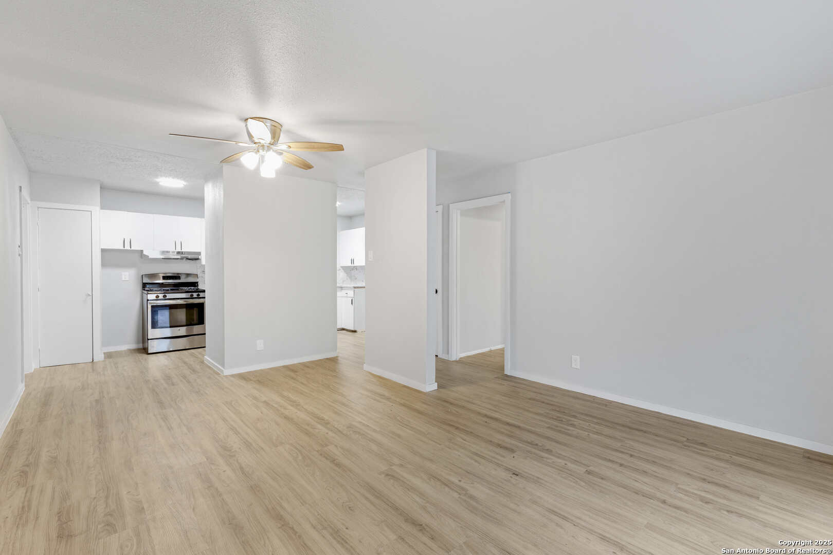 915 Dodic San Antonio, TX 78221 - Photo 4 of 22