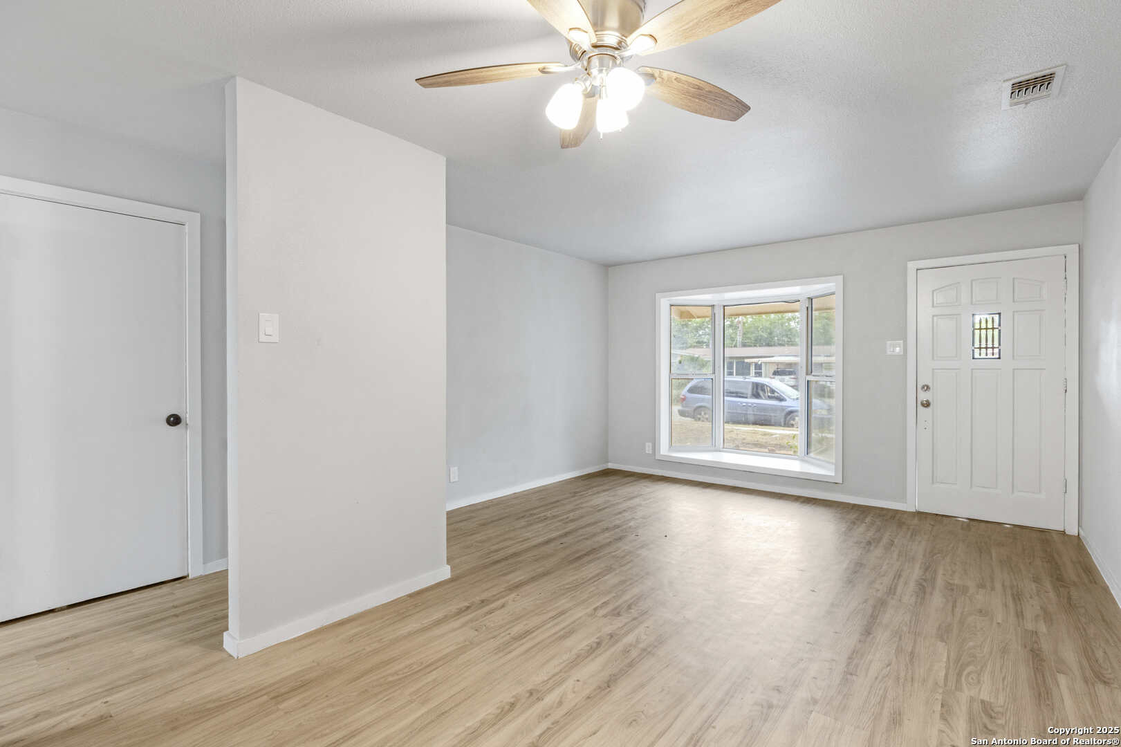 915 Dodic San Antonio, TX 78221 - Photo 5 of 22