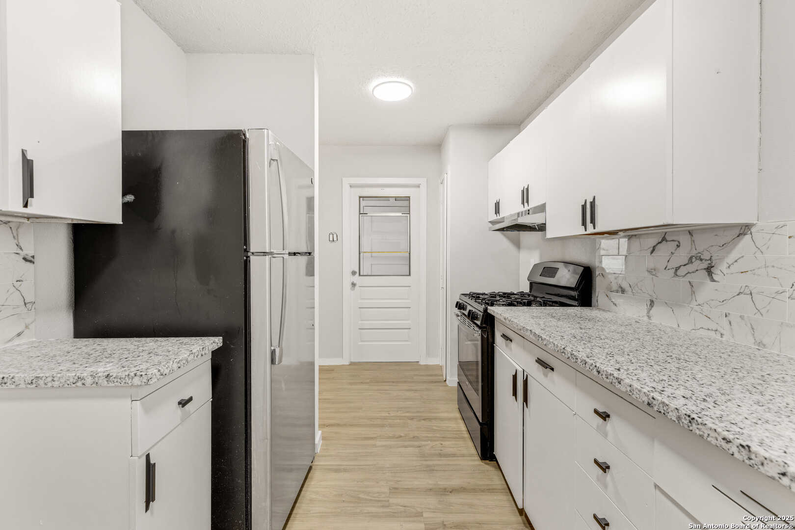 915 Dodic San Antonio, TX 78221 - Photo 8 of 22