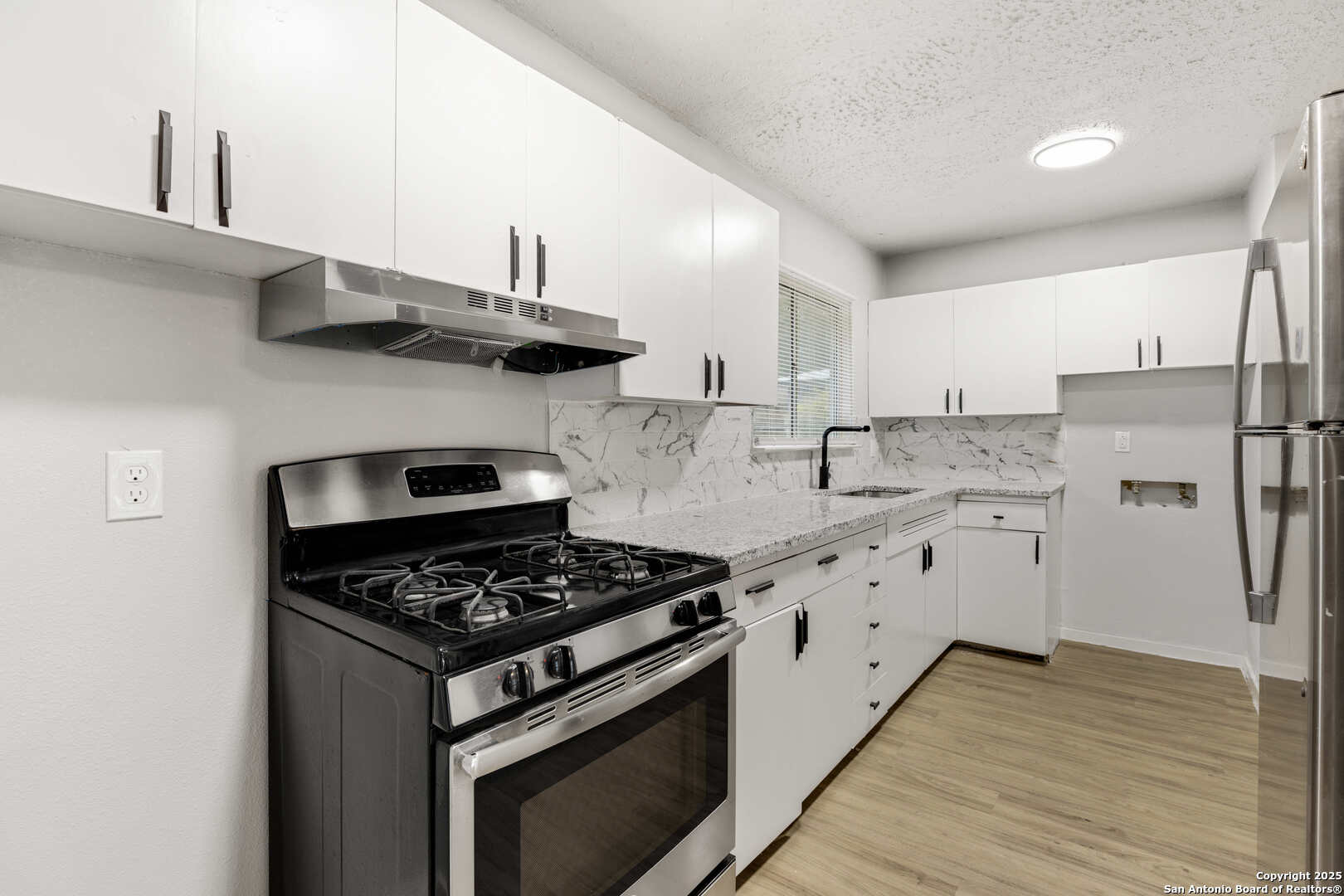 915 Dodic San Antonio, TX 78221 - Photo 9 of 22