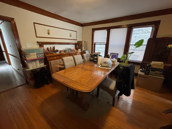 $2,395 | 3352 South Lituanica Avenue, Unit 1, Chicago, IL 60608