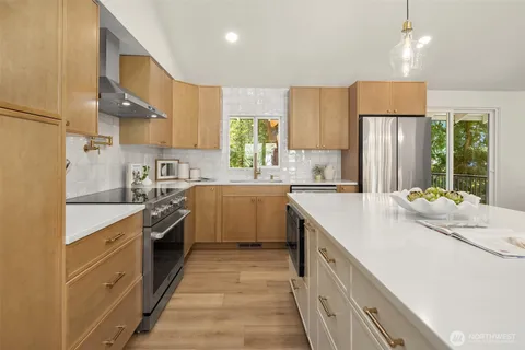 $1,399,000 | 8820 194th Street Southwest, Edmonds, WA 98026