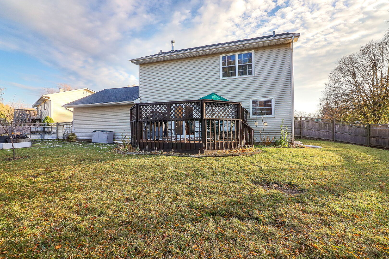 4493 Capstan Drive Hoffman Estates, IL 60192 - Photo 26 of 26 a house view with swimming pool in front of it