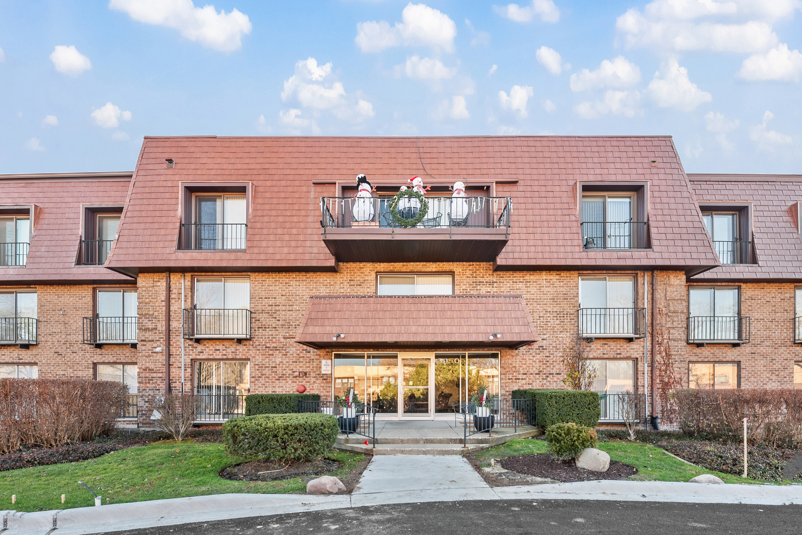 3950 Dundee Road, Unit 202 Northbrook, IL 60062 - Photo 1 of 18 Gallery Image 1