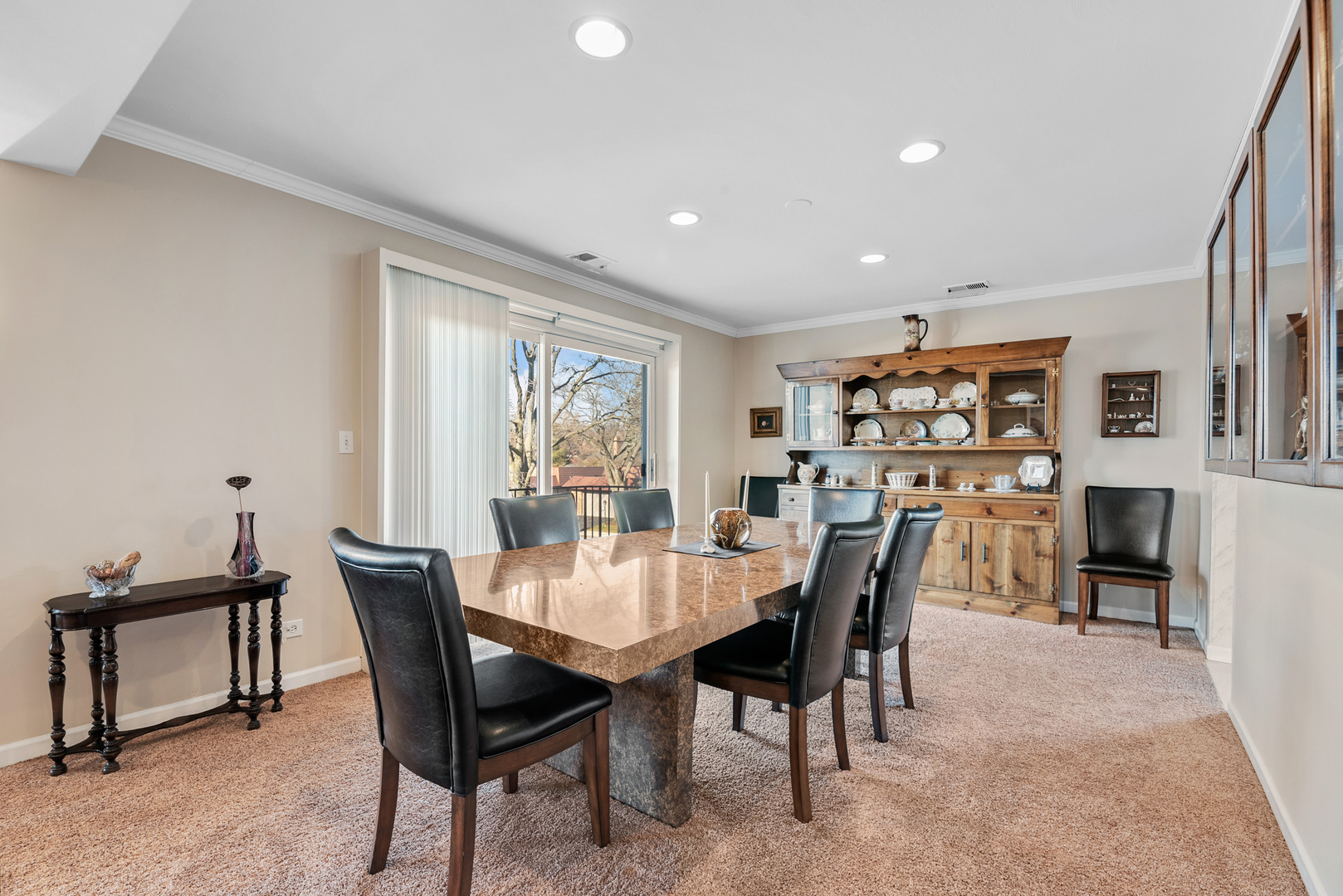 3950 Dundee Road, Unit 202 Northbrook, IL 60062 - Photo 5 of 18 Gallery Image 5