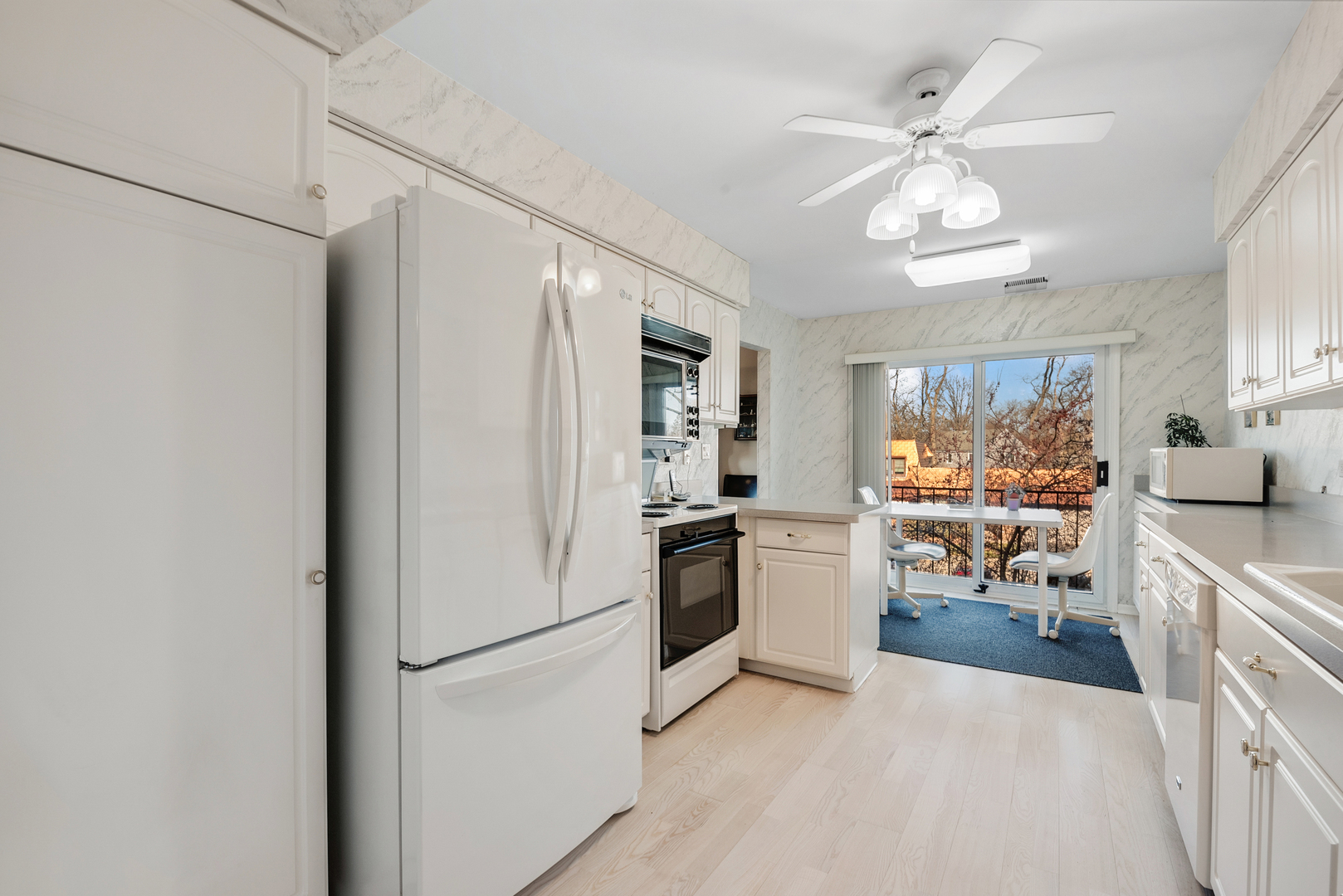3950 Dundee Road, Unit 202 Northbrook, IL 60062 - Photo 8 of 18 Gallery Image 8