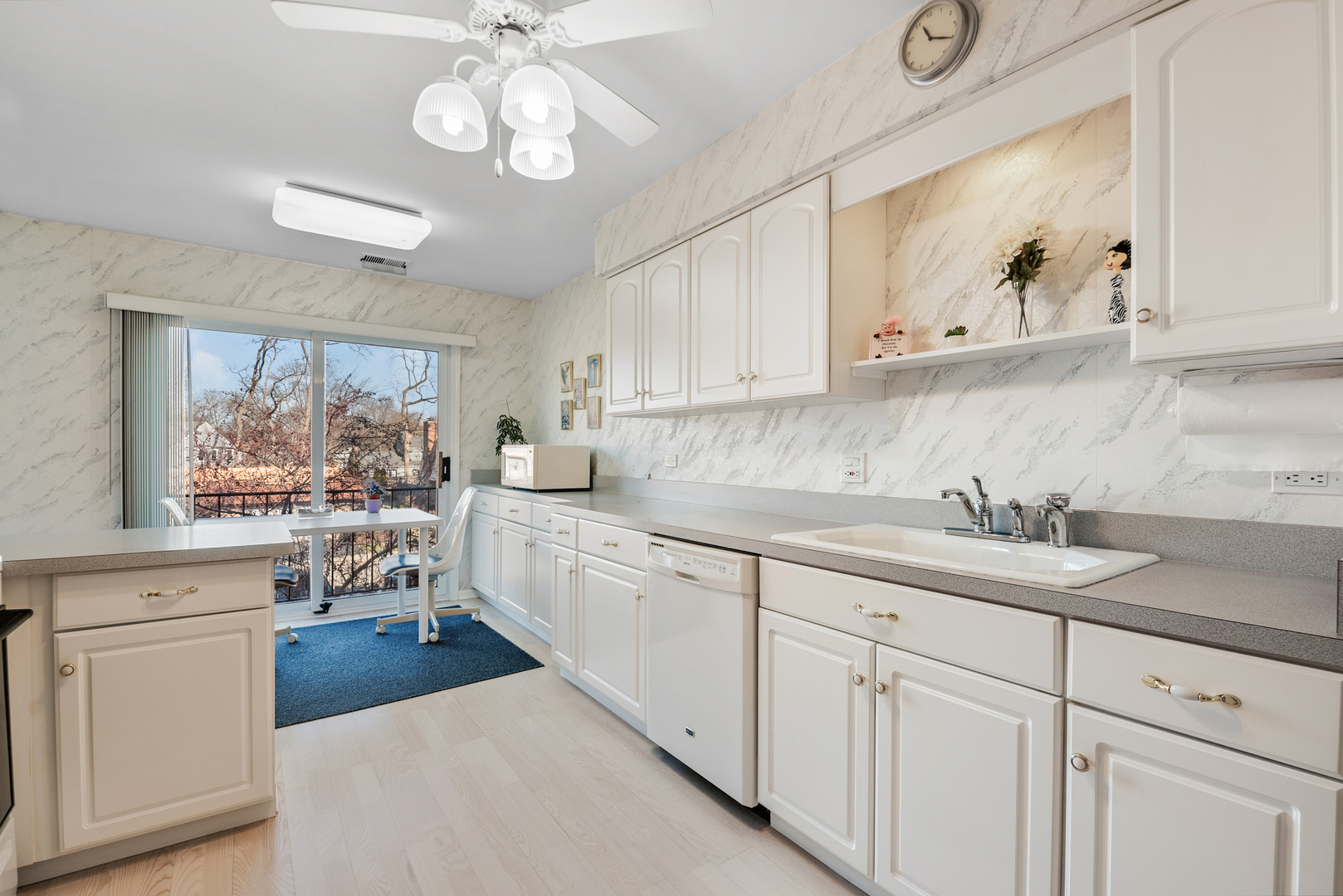 3950 Dundee Road, Unit 202 Northbrook, IL 60062 - Photo 9 of 18 Gallery Image 9