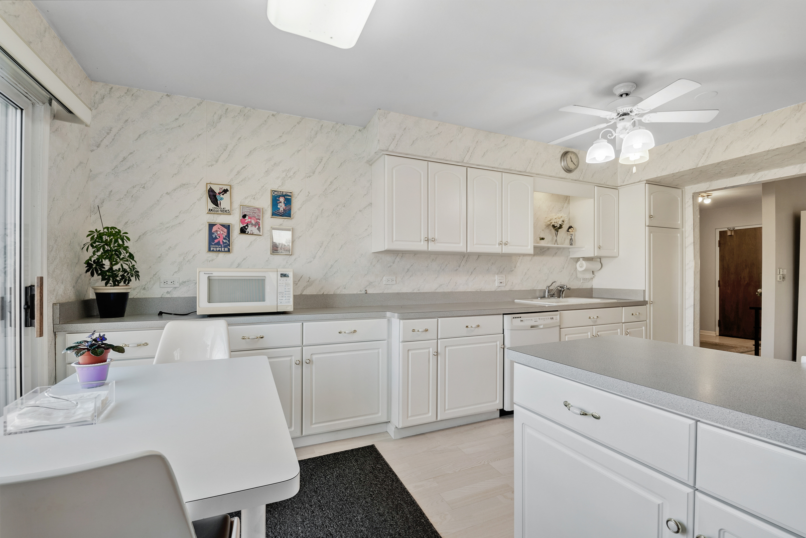 3950 Dundee Road, Unit 202 Northbrook, IL 60062 - Photo 10 of 18 Gallery Image 10