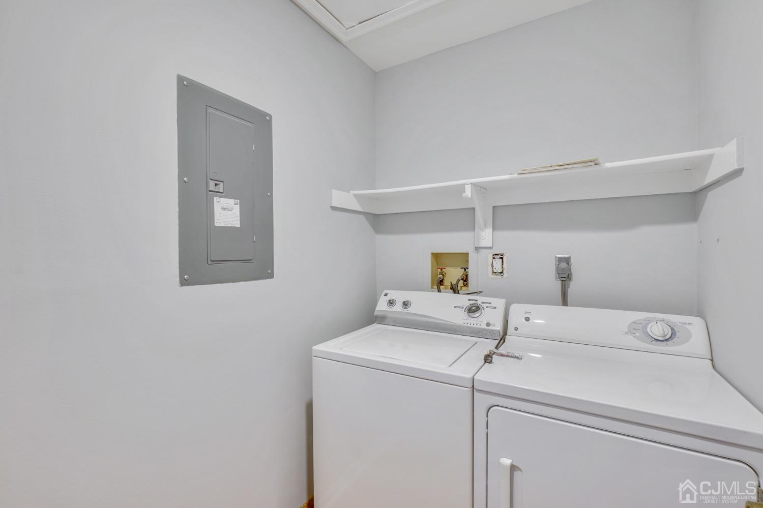 3003 Stonehedge Road Edison, NJ 08820 - Photo 16 of 17 Gallery Image 16