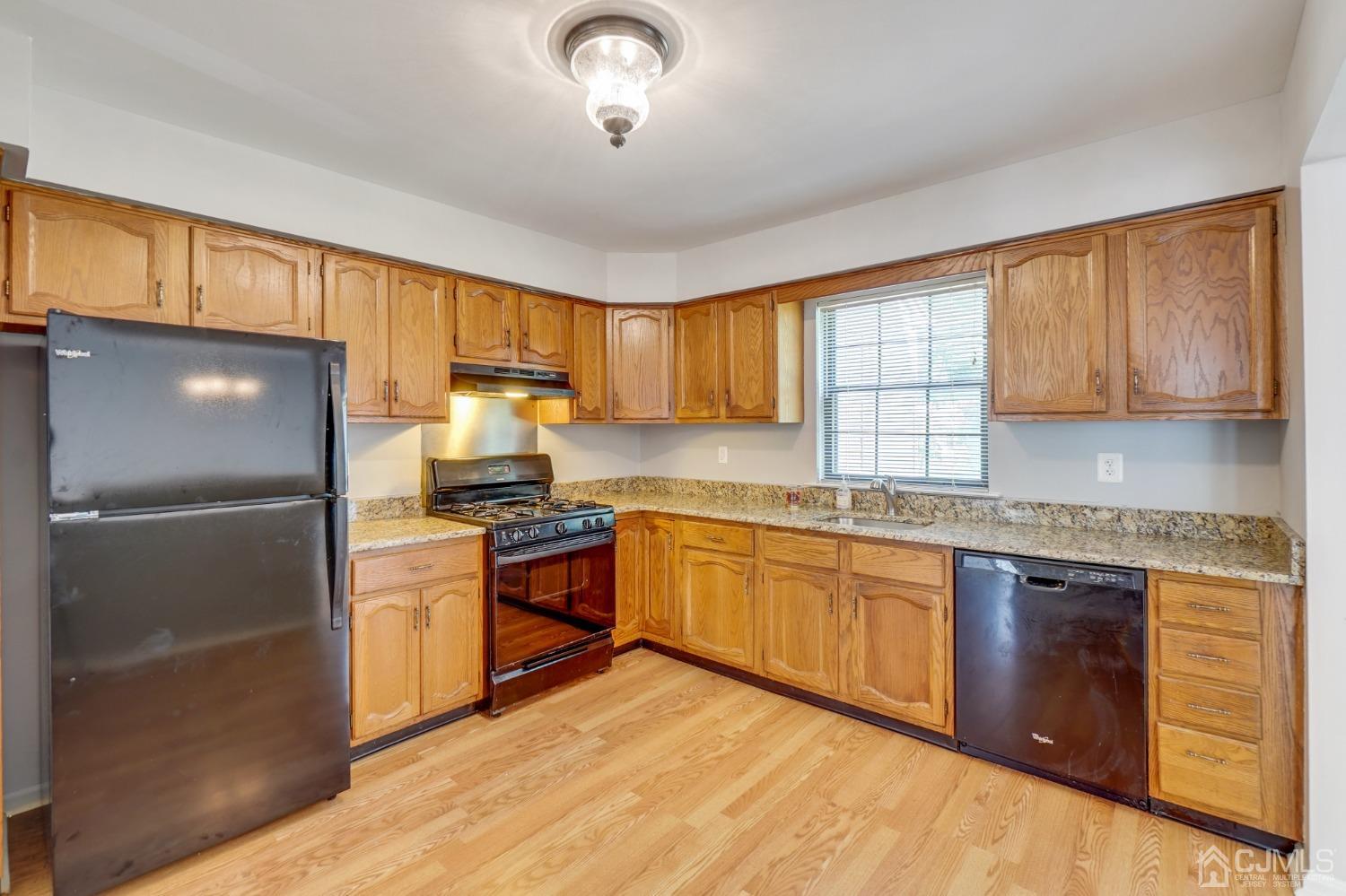 3003 Stonehedge Road Edison, NJ 08820 - Photo 10 of 17 Gallery Image 10