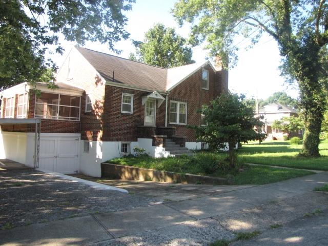 2502 Weaver Road Southwest Roanoke, VA 24015 - Photo 2 of 16 IMG_4365