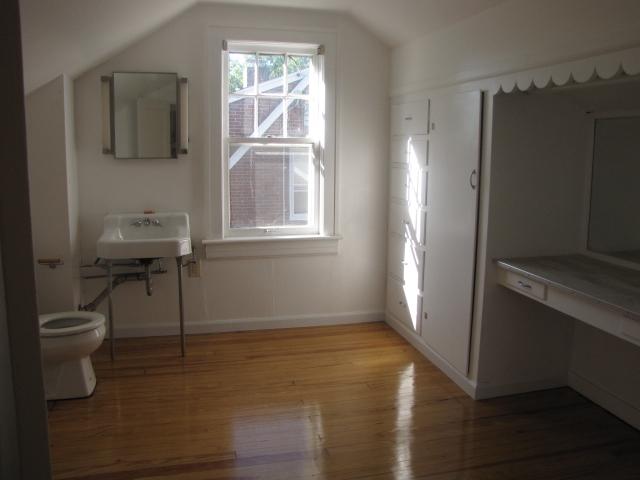 2502 Weaver Road Southwest Roanoke, VA 24015 - Photo 13 of 16 IMG_4376