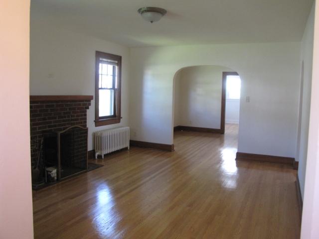 2502 Weaver Road Southwest Roanoke, VA 24015 - Photo 3 of 16 IMG_4366