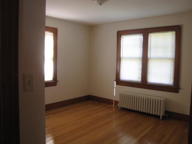 2502 Weaver Road Southwest Roanoke, VA 24015 - Photo 4 of 16 IMG_4367
