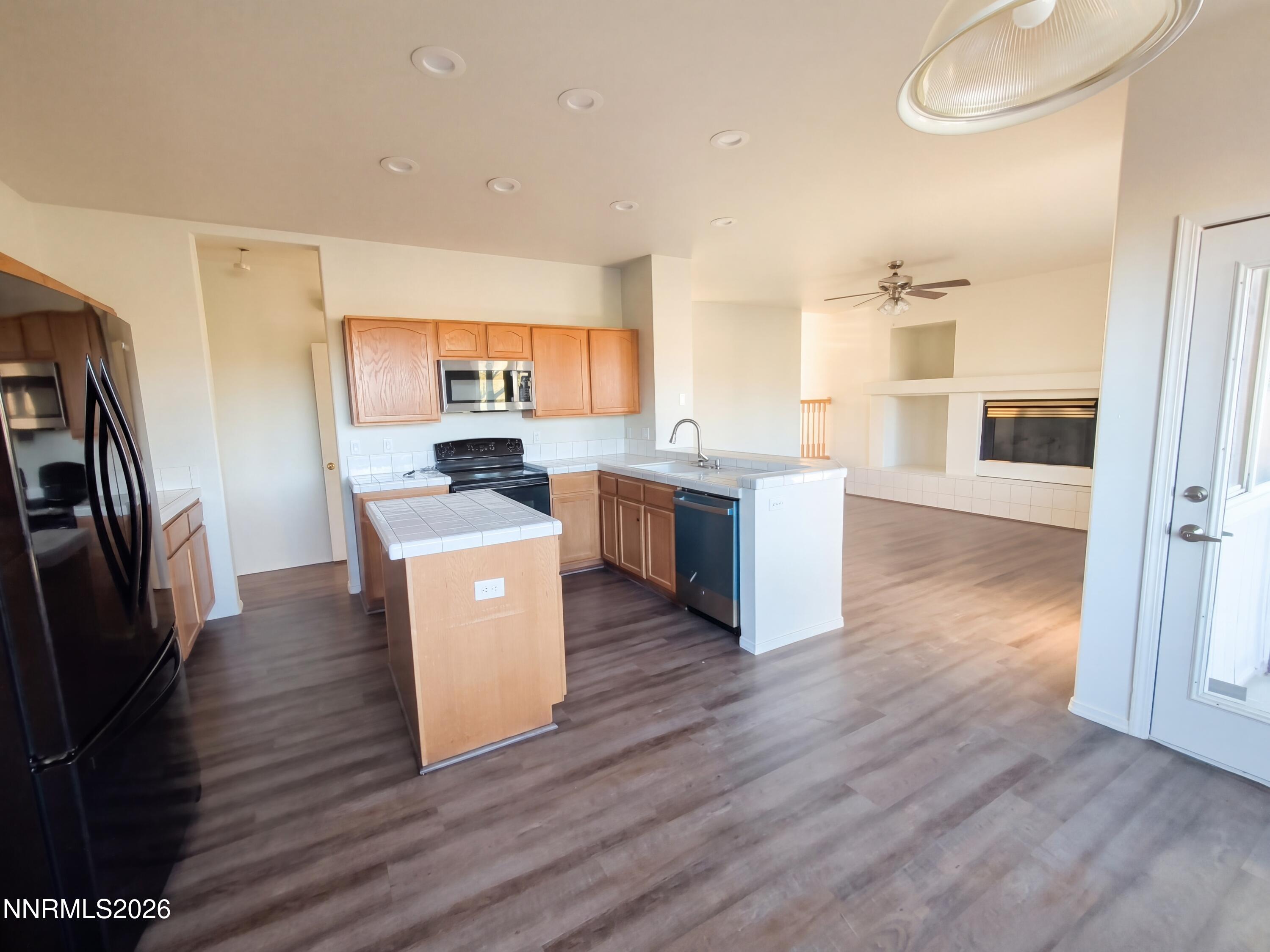 1465 Grand Point Way Reno, NV 89523 - Photo 11 of 41 photo-011