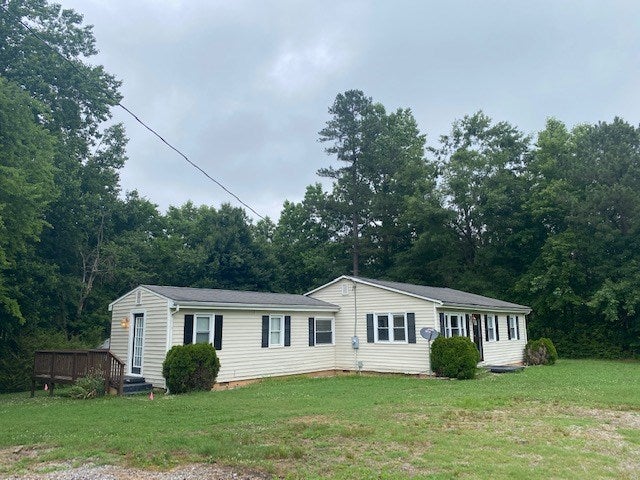 137 Elliott Hurt Road Kenbridge, VA 23944 - Photo 3 of 29 Gallery Image 3
